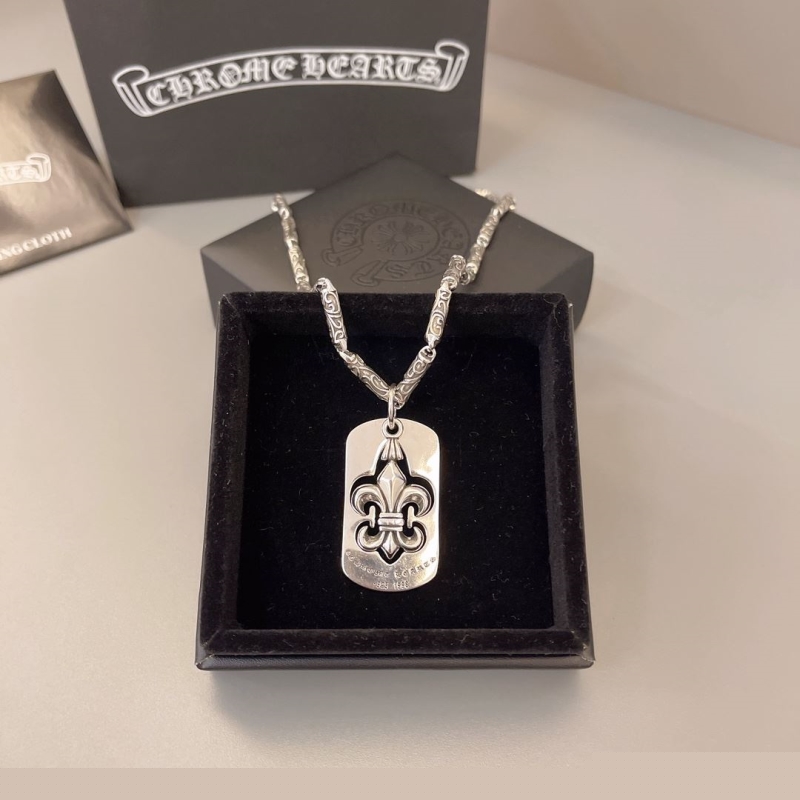 Ch**me He**ts necklaces
